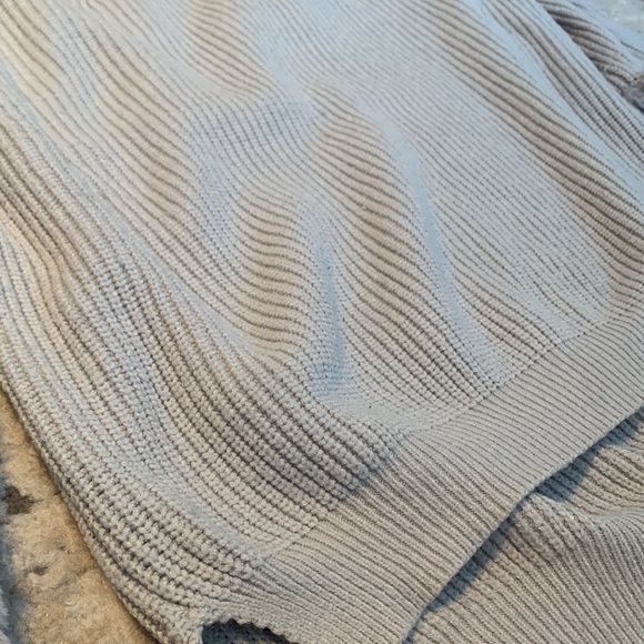 Lyla + Luxe Fluffy Cuff Sweater - Picture 3 of 6